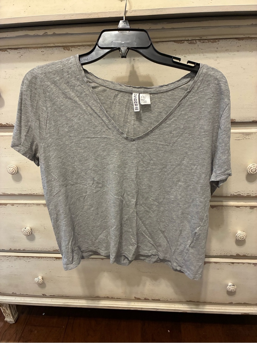 H&M Light Heather Gray V-Neck Short Sleeve Tee
